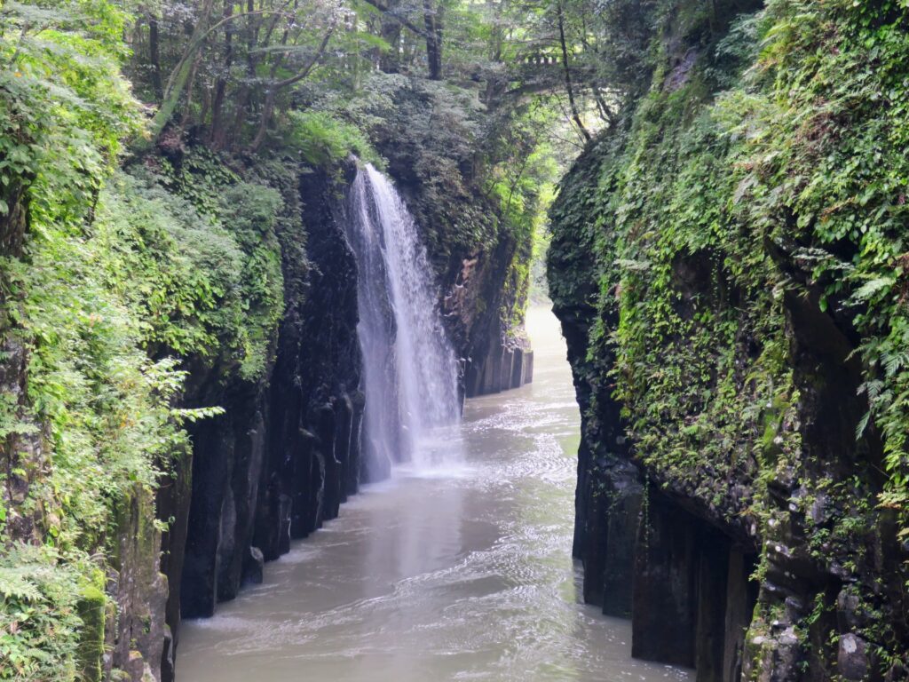 Takachiho Gorge in Autumn: A Mythical Valley of Waterfalls and Fall Colors