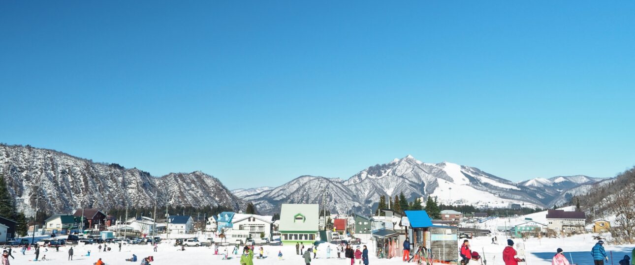 Best Time to Ski in Japan: Ski Season, Powder Snow, Crowds & Family Travel Best Time to Ski in Japan: Ski Season, Powder Snow, Crowds & Family Travel