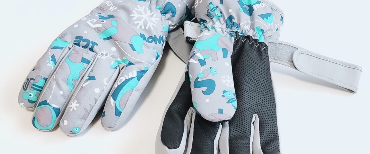 What to Pack for a Japan Ski Trip: Clothing, Gear, Family & Winter Travel Checklist What to Pack for a Japan Ski Trip: Clothing, Gear, Family & Winter Travel Checklist